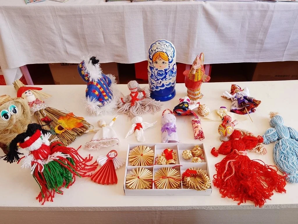14 мая в России отмечается день народной куклы. Кукла - первая среди игрушек, которая и...