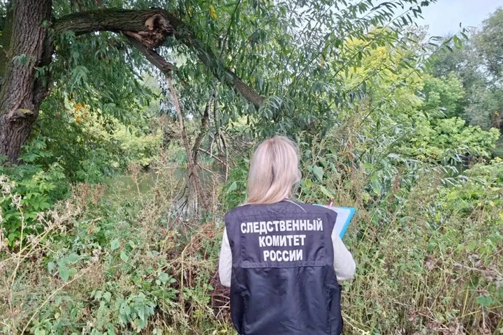 В Калининске из реки Баланда достали тело 30-летней женщины