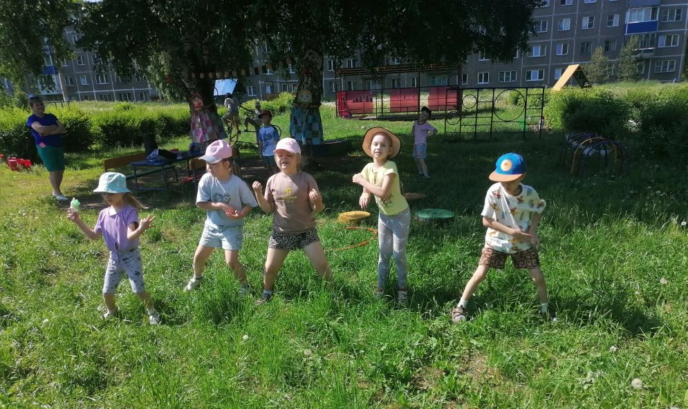 🏃‍♂️✨ Утренние занятия в детском саду — это не просто зарядка, это отличный способ подготовить дете