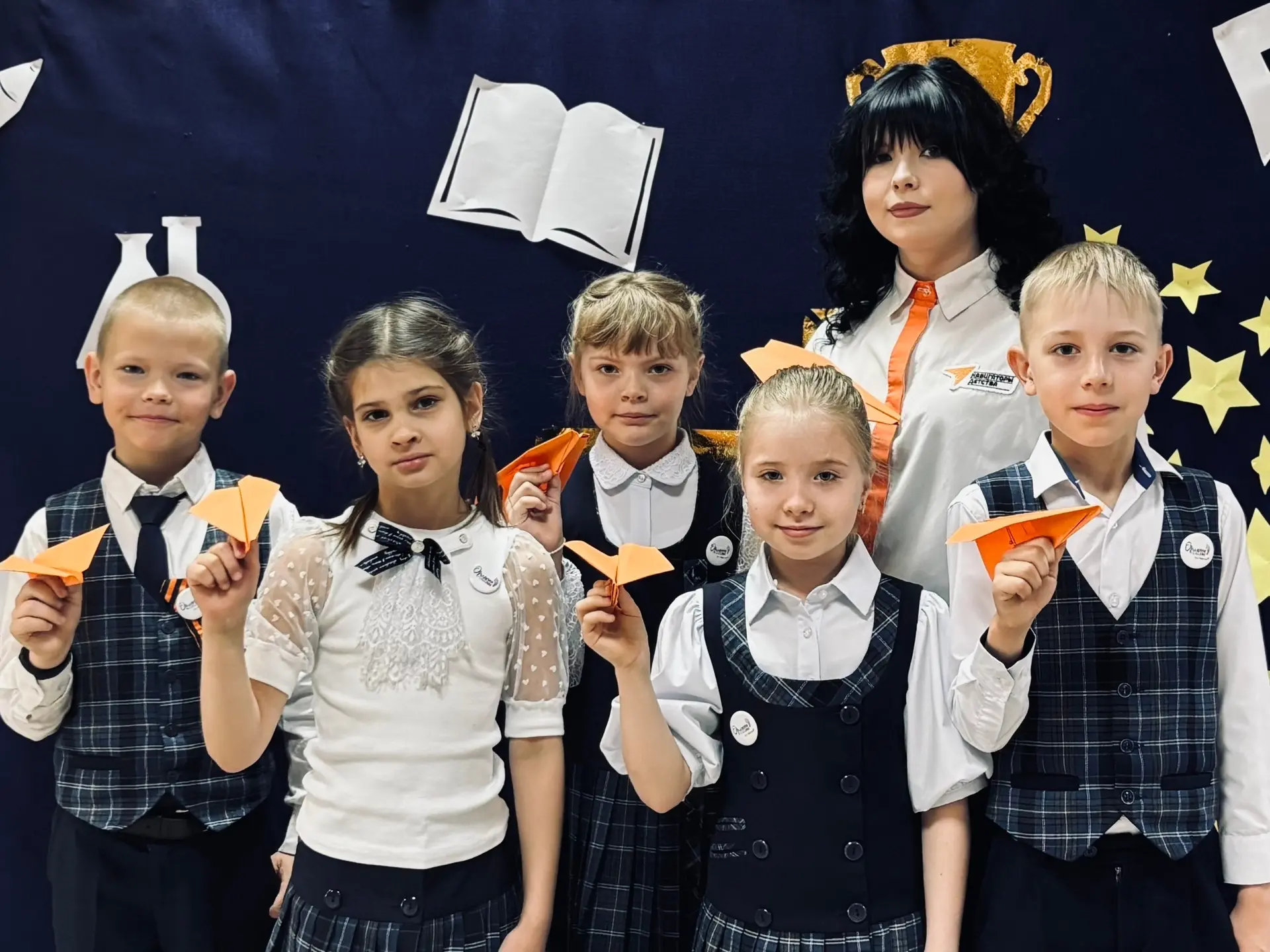✈️ «Самолетик будущего»: трогательный подарок выпускникам  Последний звонок — это момент, когда школ