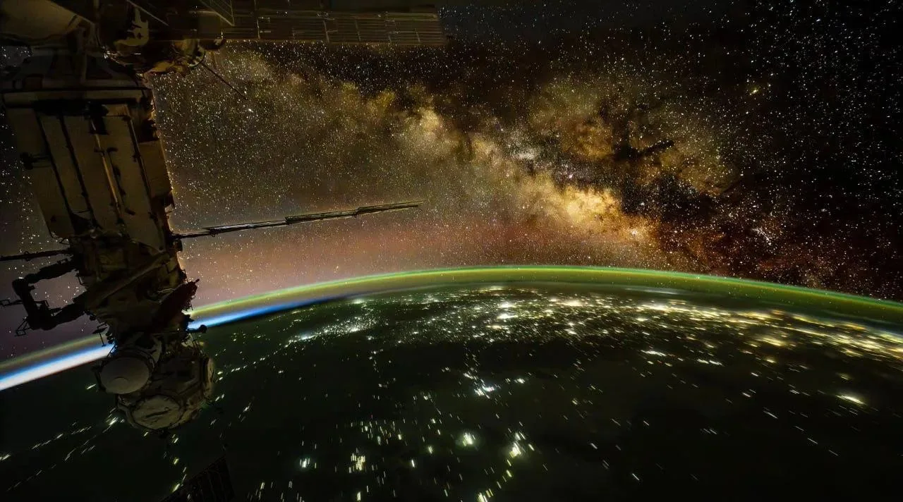 🌌 Инженерный подход даже в космосе: невозможный снимок Млечного Пути!

Посмотрите на эту потрясающу