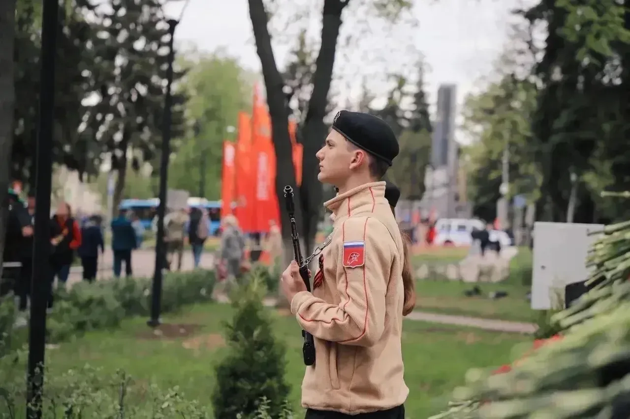 🇷🇺 В этом году наша страна отмечает 81-ю годовщину Великой Победы.  В День Победы Юнармейцы Группы П