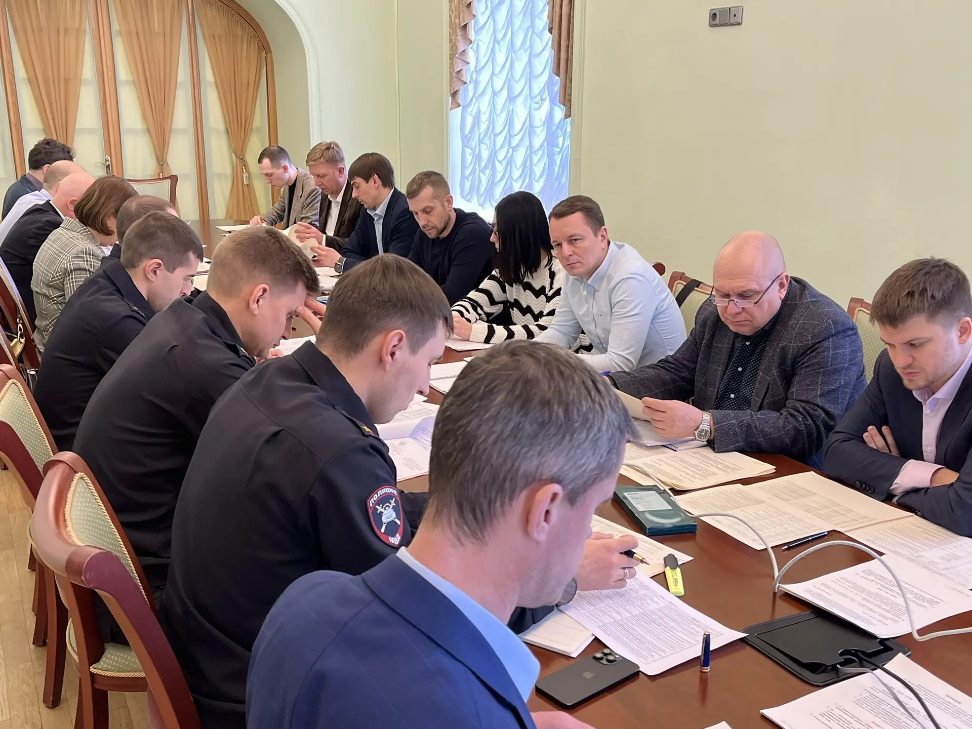 В Смольном обсудили первоочередные меры по борьбе с аварийностью на дорогах  19 февраля 2026 года Ко