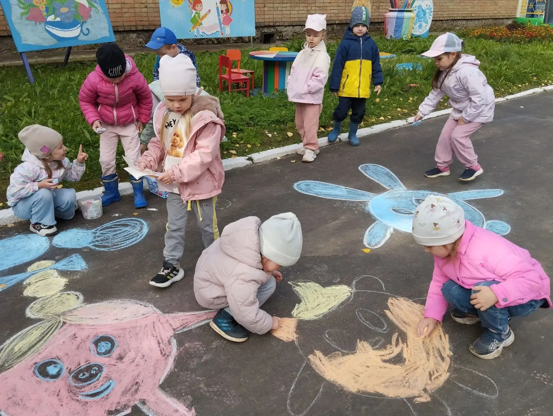 🎨 Разноцветное волшебство на асфальте!