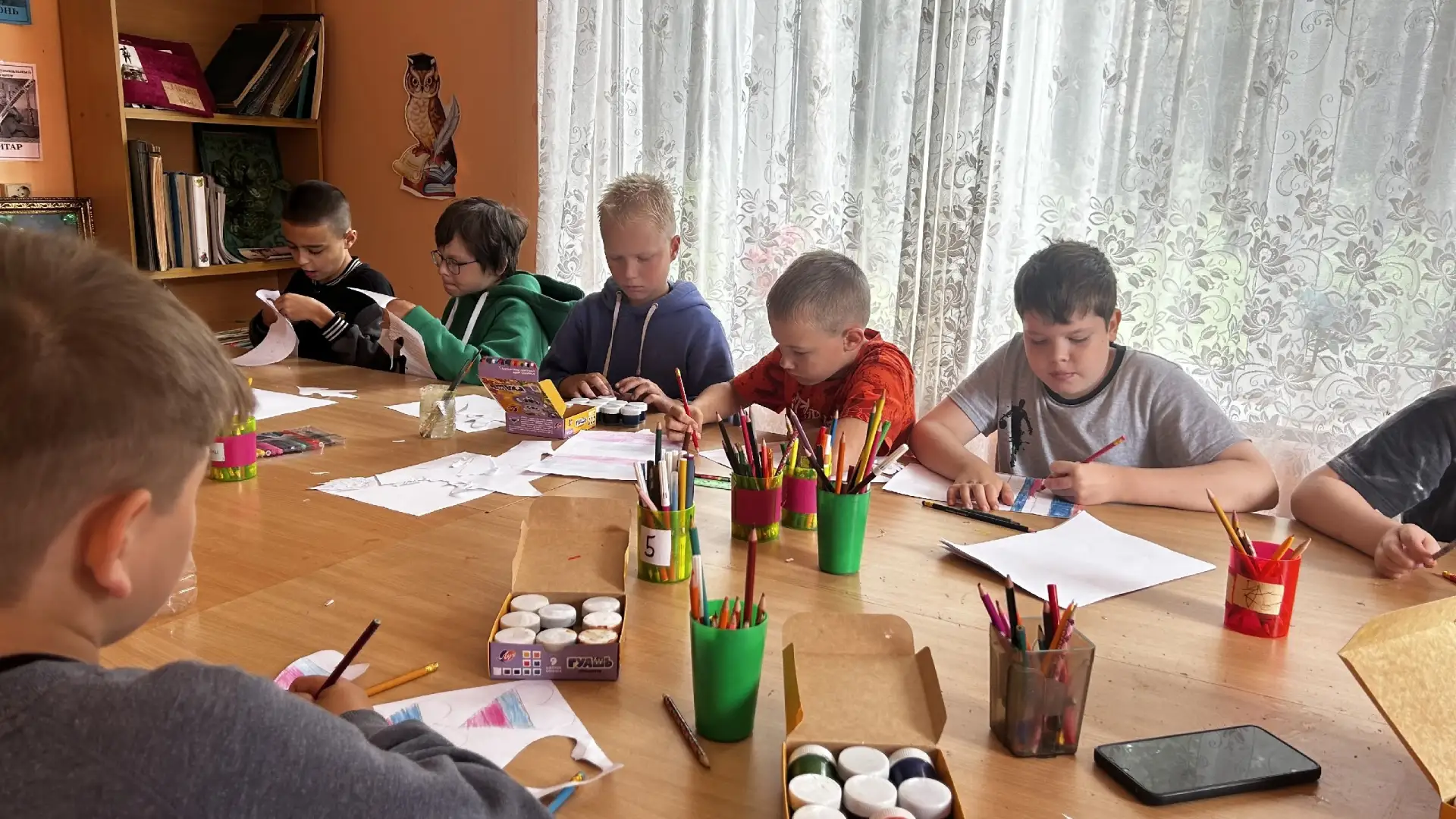 🎨 Творчество сквозь историю: мастерская «Узоры единства»!