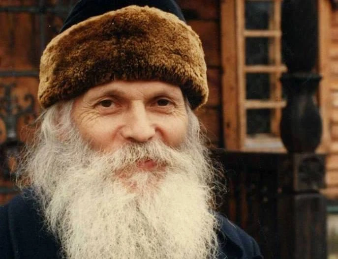 🕊 Современный человек, к сожалению, утопает в негативных, циничных разговорах, всех критикует, всех 