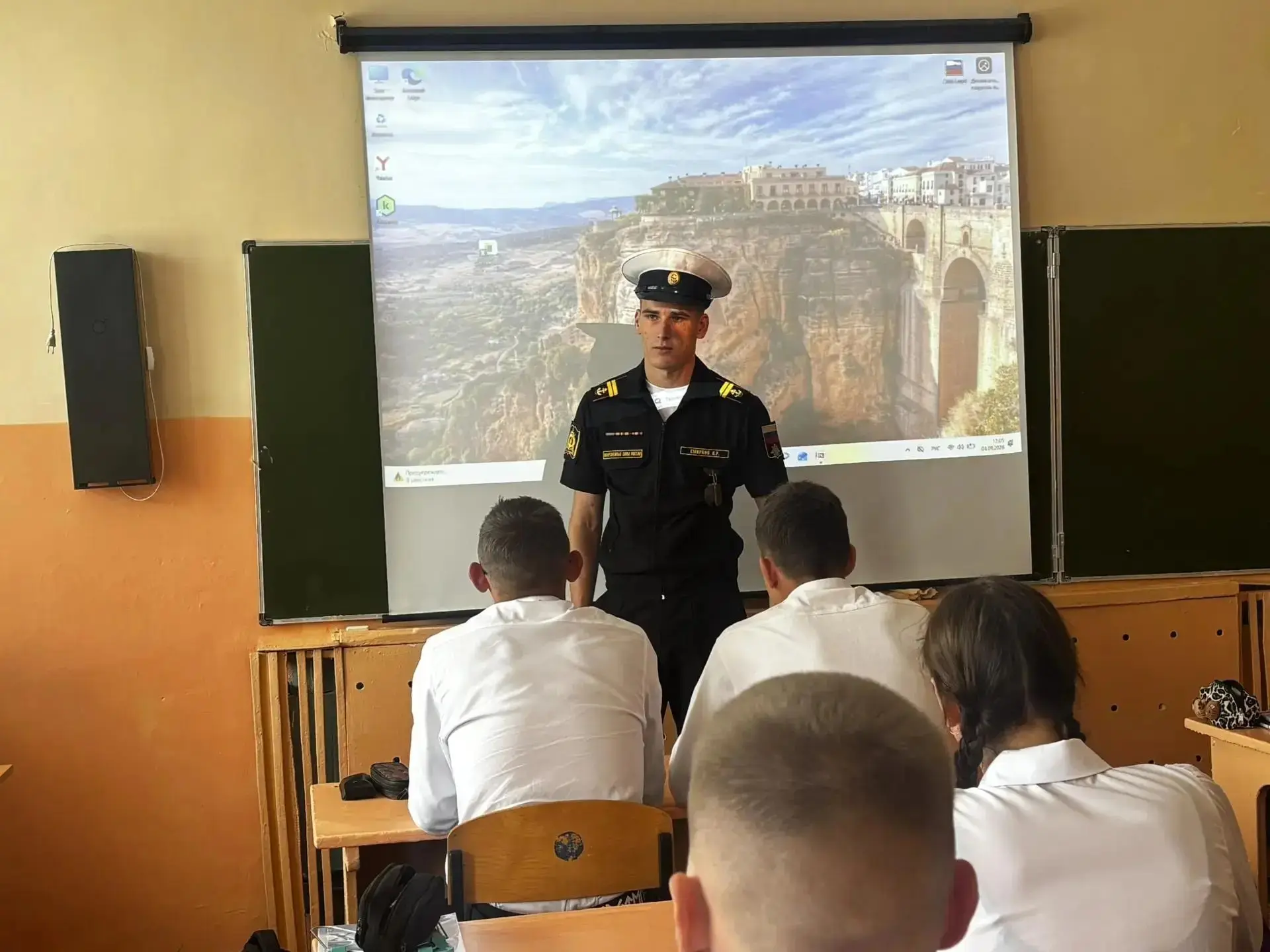 НОВОСТИ  11 ЮРИДИЧЕСКОГО КЛАССА! В рамках профориентации в первые учебные дни ребята 11...