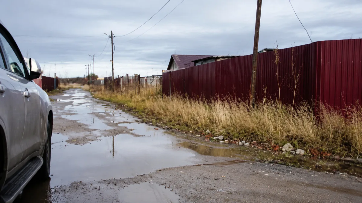 В Нижневартовске закрыли дорогу к дачам из-за паводка
