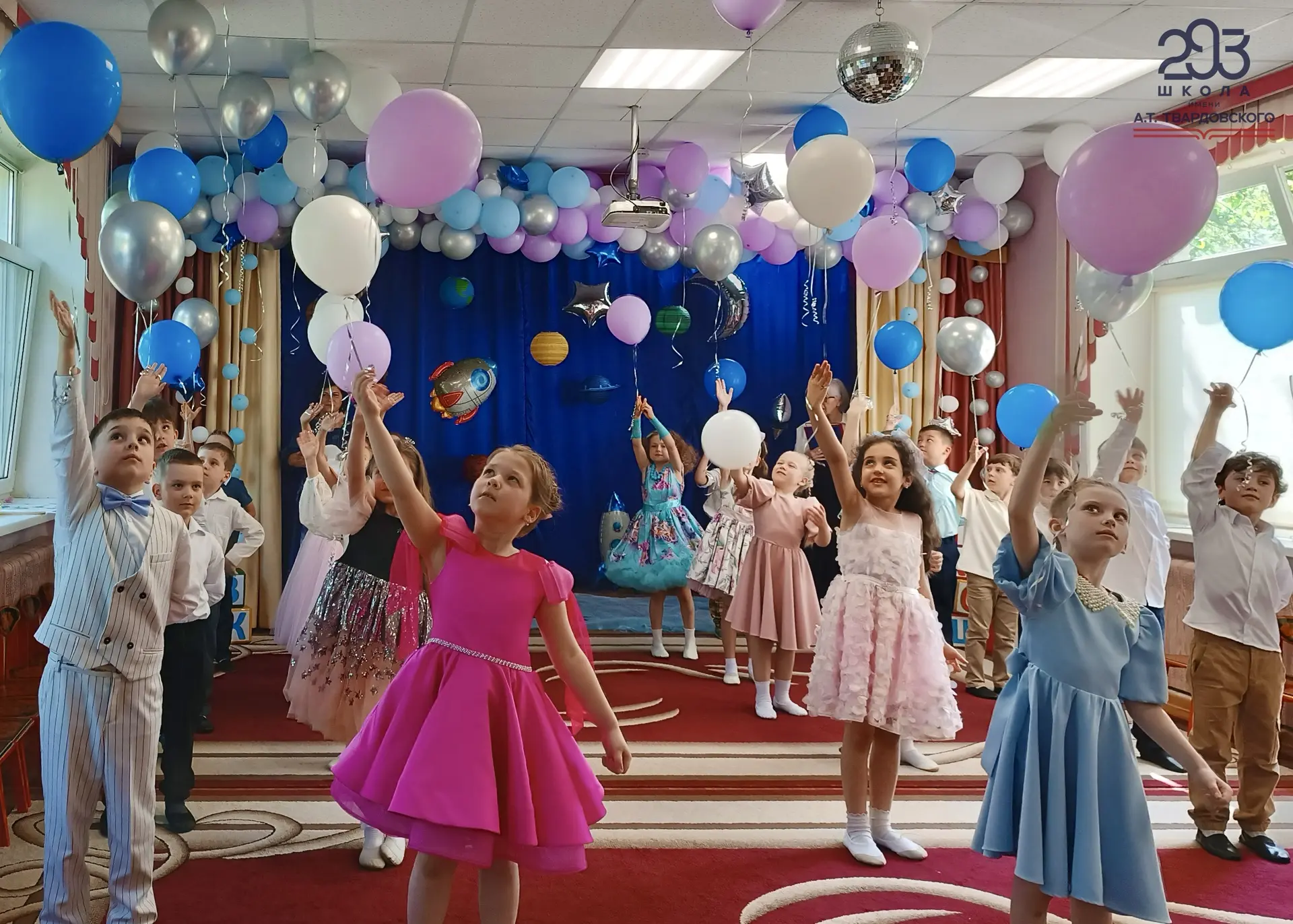 Выпускной бал 🎉🎉🎉🎉🎉🎉  🥳Выпускной бал в детском саду - это поистине волшебное событие, полное эмоций 
