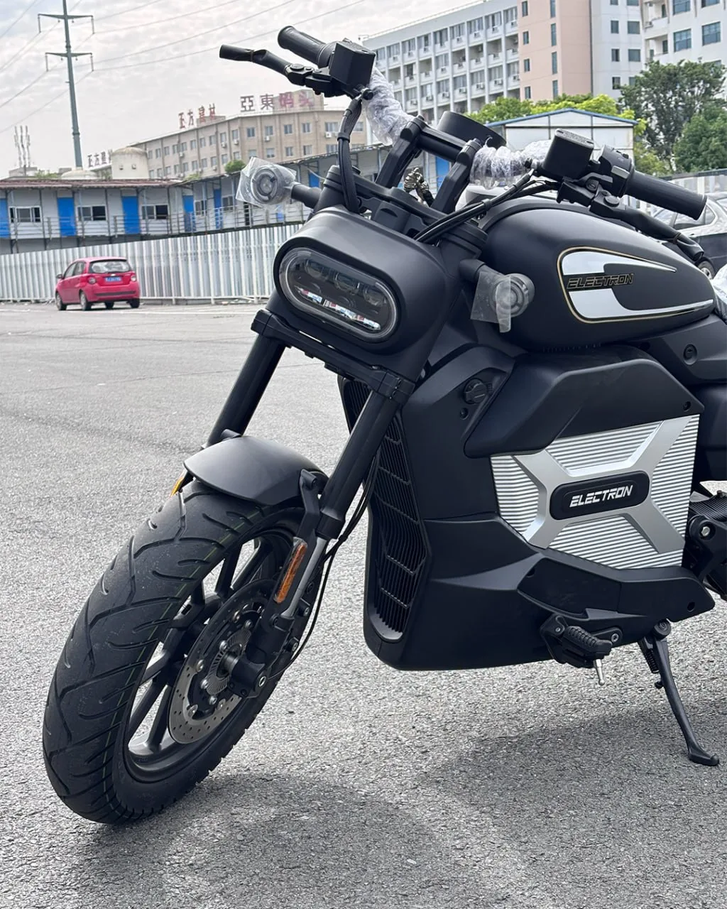 ⚡️ 🧳 Что будет, если скрестить Harley-Davidson и электромотор?

Примерно так и появился ELECTRON 30