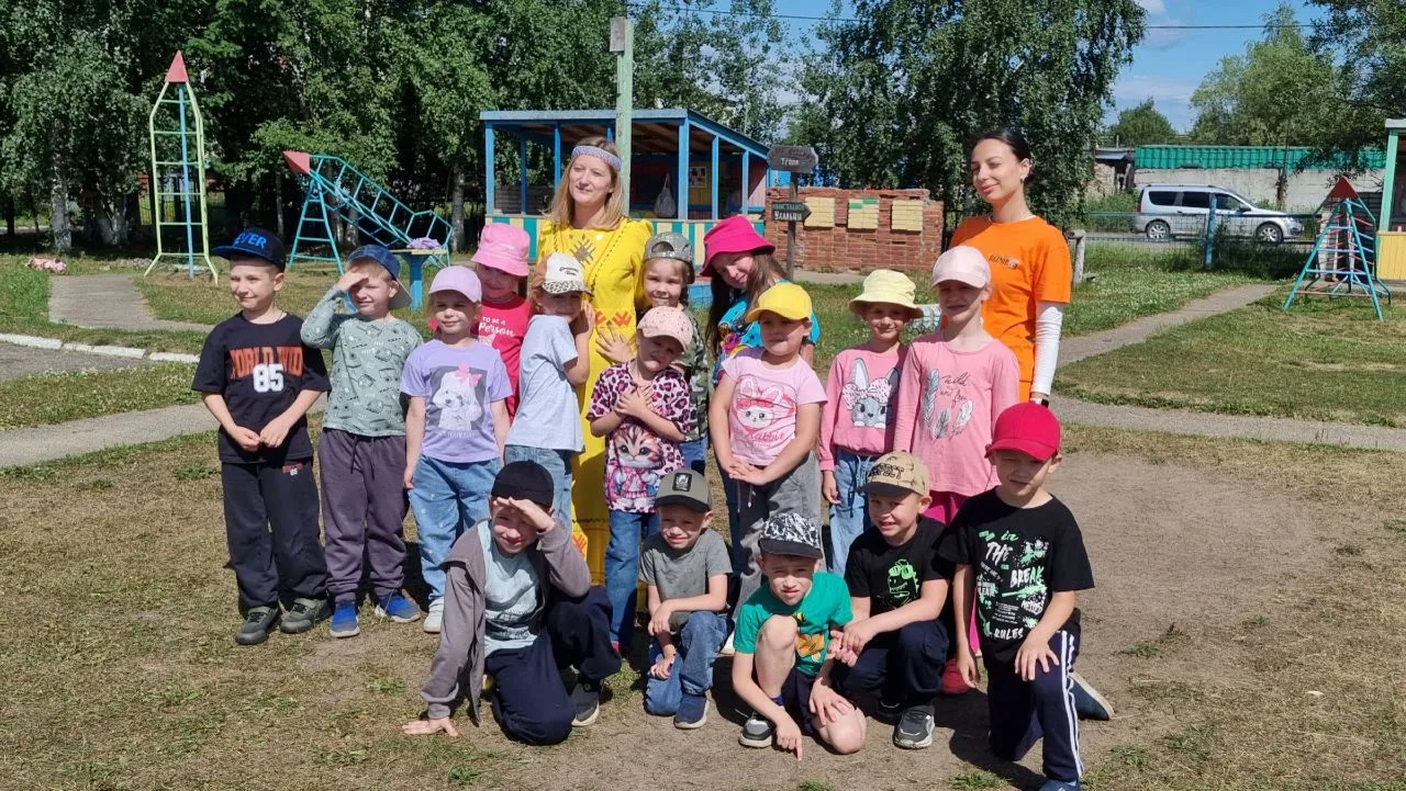 Какой чудесный и солнечный день! ☀️

Сегодня к детям приходила Зарань- дочь самого доброго и тёплого