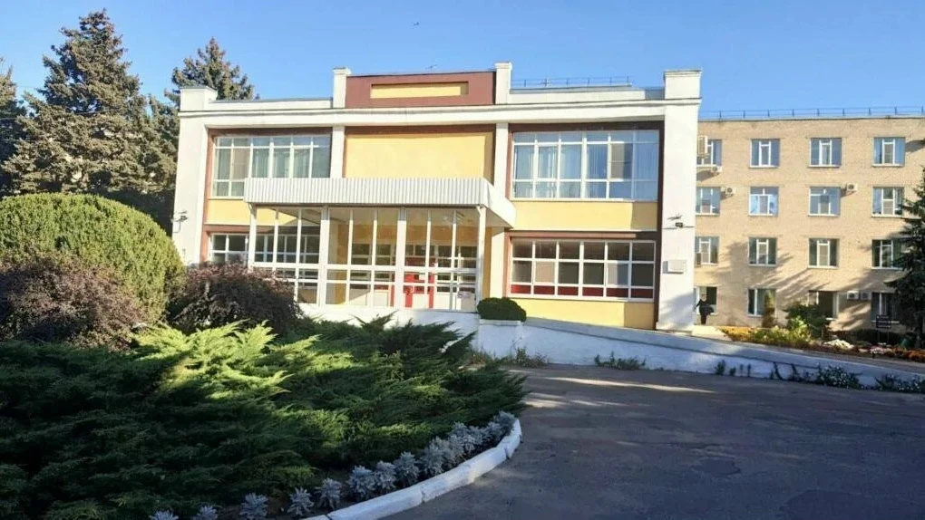 В Азове 11-летняя девочка заразилась ВИЧ и гепатитом С после лечения в городской больнице 
 
В 2024 