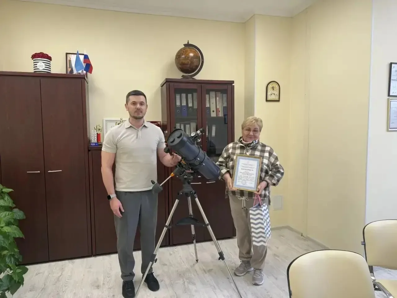 Дорогие друзья! 💓  Сообщаем вам радостную новость: жители нашего микрорайона Хилько Людмила Ивановна