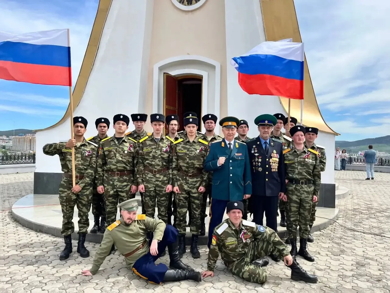 «Россия в сердце: День России отметили на Титовской сопке»

12 июня Титовская сопка стала местом тор