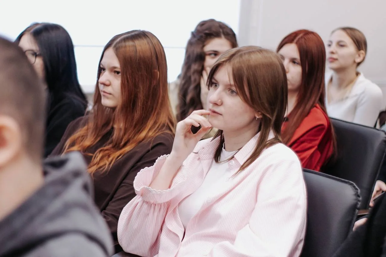 Студенты ОУФТ на Дне открытых дверей в Оренбургском педуниверситете!🎓  🚀Будущее начинается сегодня! 