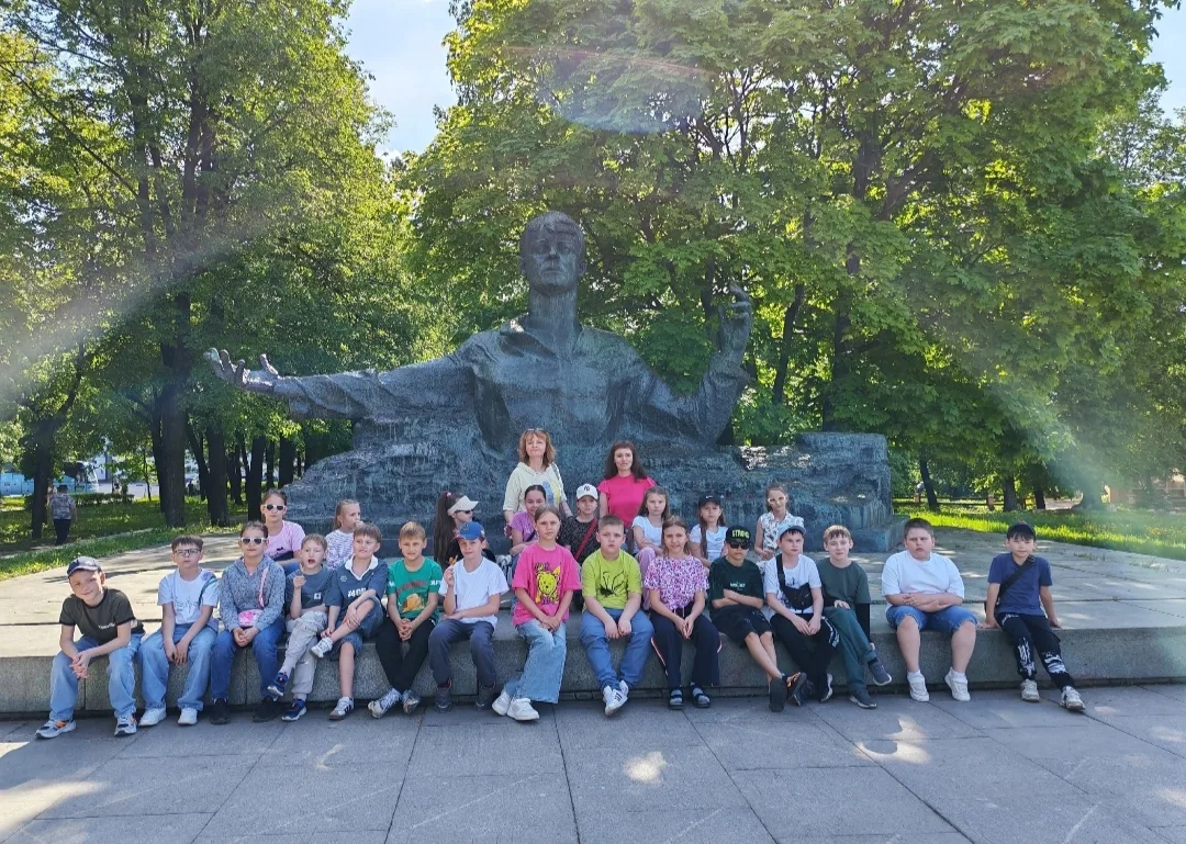 16 мая юные лицеисты из 2А и 2В классов вместе с родителями и классными руководителями совершили увл