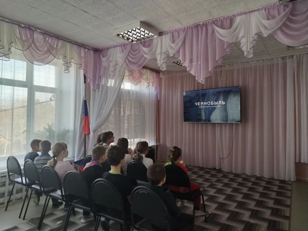 В МКОУ начальная школа — детский сад №12» прошел урок мужества, приуроченный  к 40-лети...