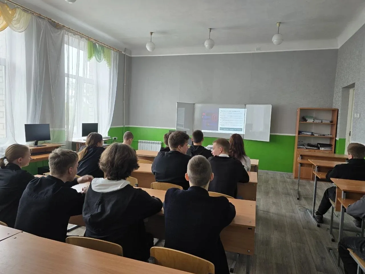 В современном мире телефон перестал быть просто средством связи — это инструмент, котор...
