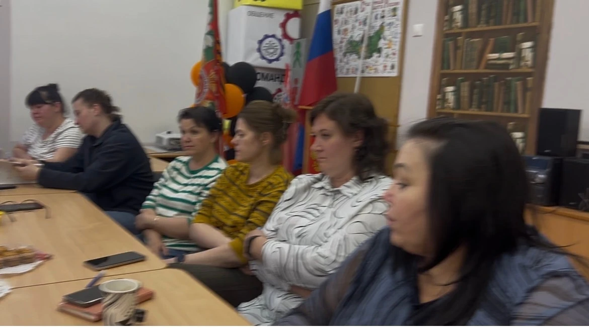Играем по-взрослому! Как прошел  итоговый педсовет в дошкольных отделениях МБОУ г.Пушки...