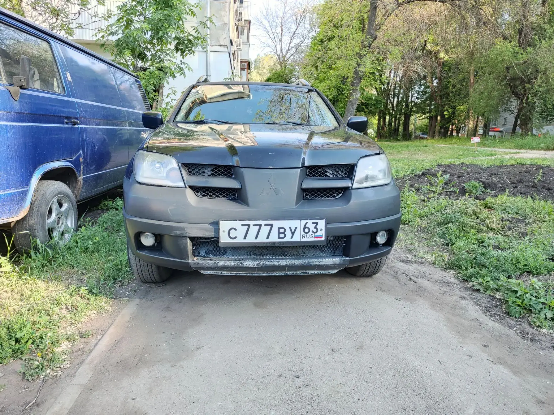Продаётся Mitsubishi Outlander 2002 — автомобиль с душой и мощным звуком!