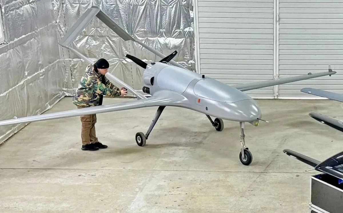 Основной ударный "long-strike" БпЛА ВСУ "Лютый" летает на двигателе Hirth F-23 внутреннего сгорания.