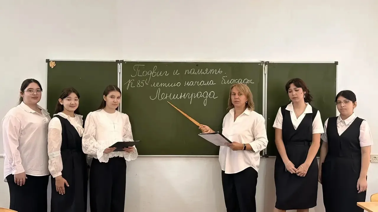 🇷🇺 Церемония поднятия Государственного флага Российской Федерации в Карачаево-Черкесс...