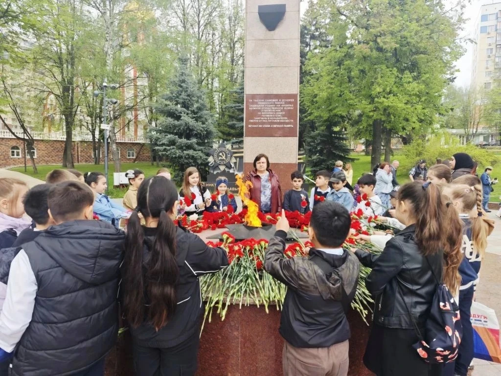 Обучающиеся 2 "И" класса совместно с классным руководителем Хорешко М.И  приняли активное участие в 