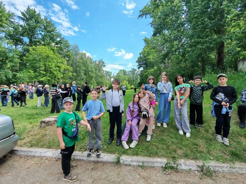 ☀️ «Пусть всегда будет солнце!» ☀️

1 июня 2026 года ребята из летнего школьного лагеря с дневным пр
