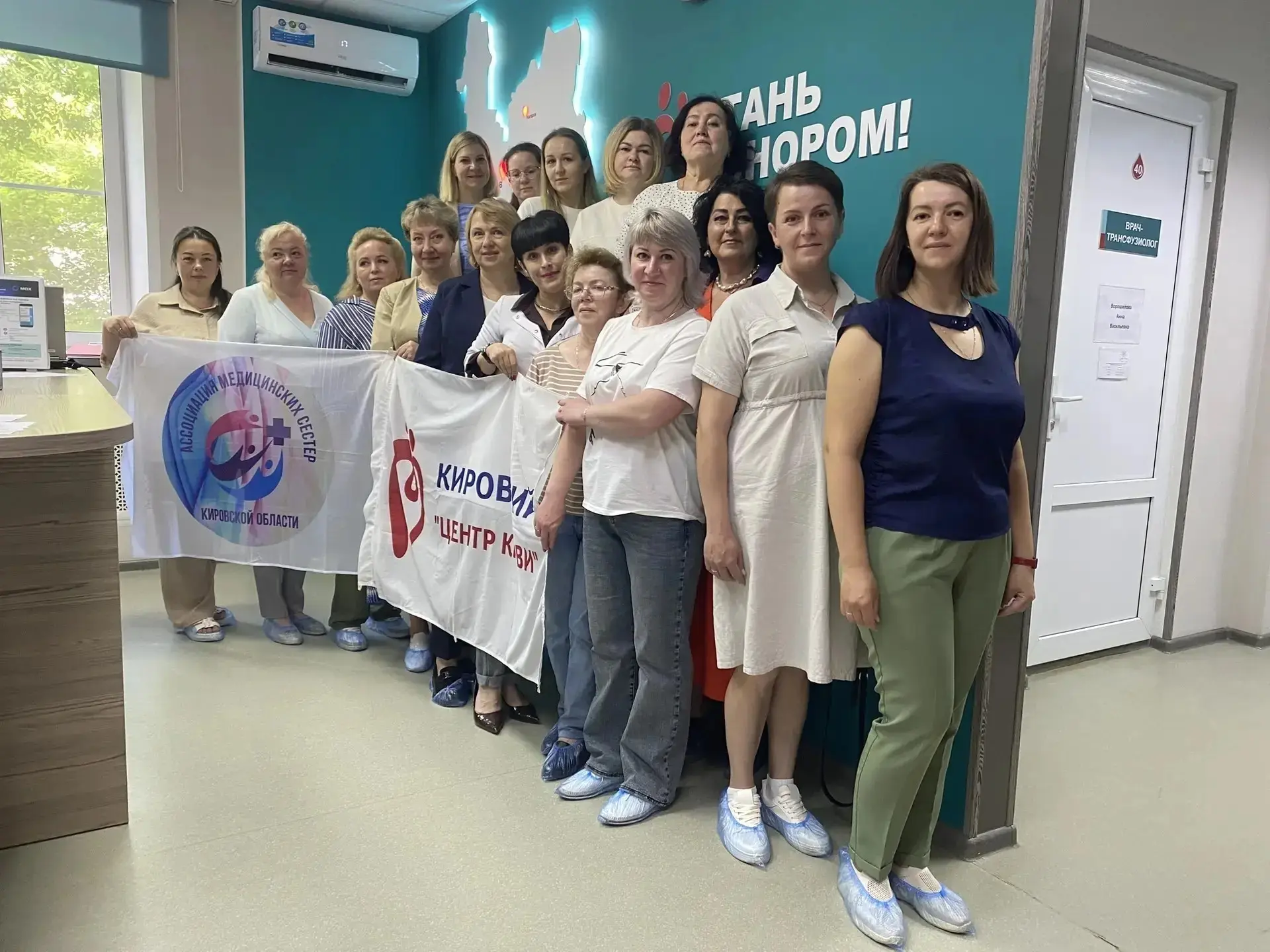 ✅  Старшая медицинская сестра вспомогательного отделения Кашина Анна Васильевна и старш...