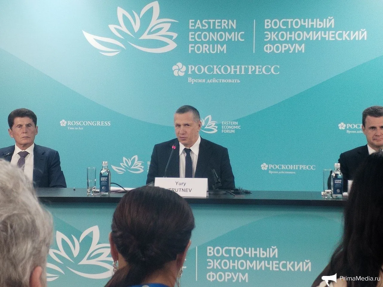 На пресс-брифинге блогер из Англии сказал, что много знакомых европейцев хотят переехат...