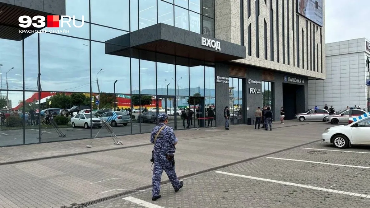 🆘 Убийство и покушение в ТРС West Mall: обвинения 19‑летнему

20 июня в ТРЦ West Mall на Западном о