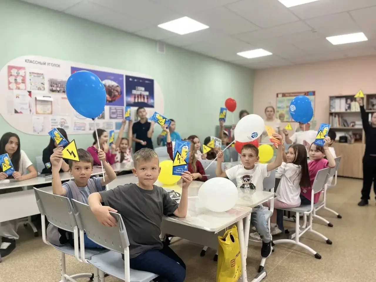 Как мы с подружились «электричеством» 

Ребят, всем привет! 👋 Помните, я недавно рассказывал, что к
