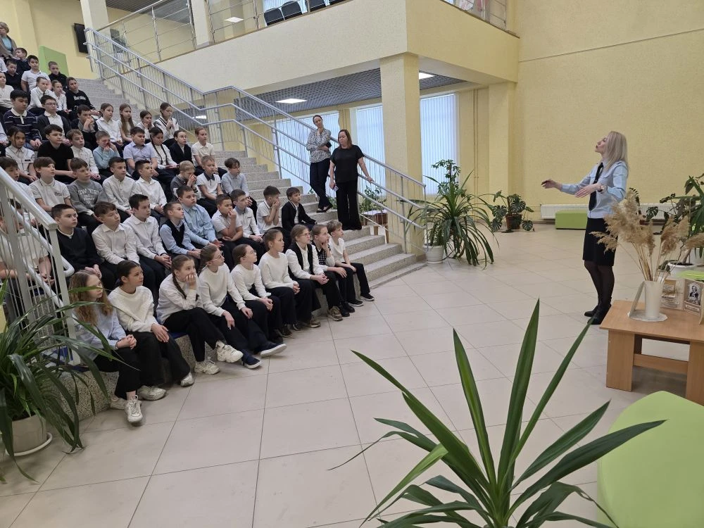 🚔✨Сегодня к нам пришел сотрудник ГАИ УМВД России по г. Магнитогорску Андриянова Т.С., 👮‍♂️ для прове