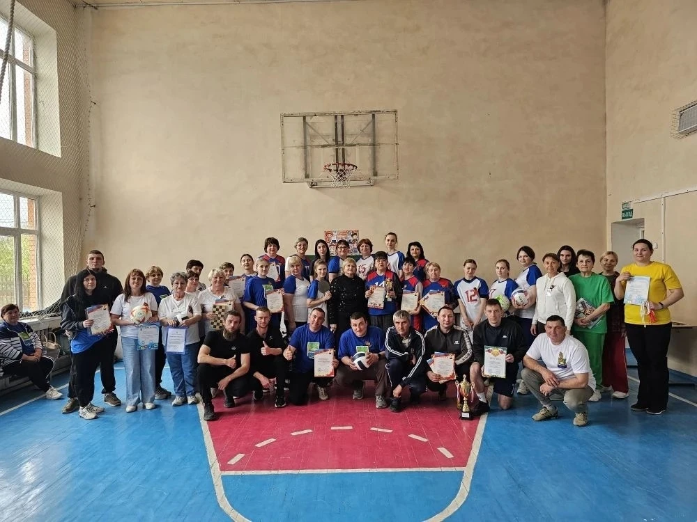 В Самарском прошла 14-я районная Спартакиада работников образования Азовского района  Спортивный пра