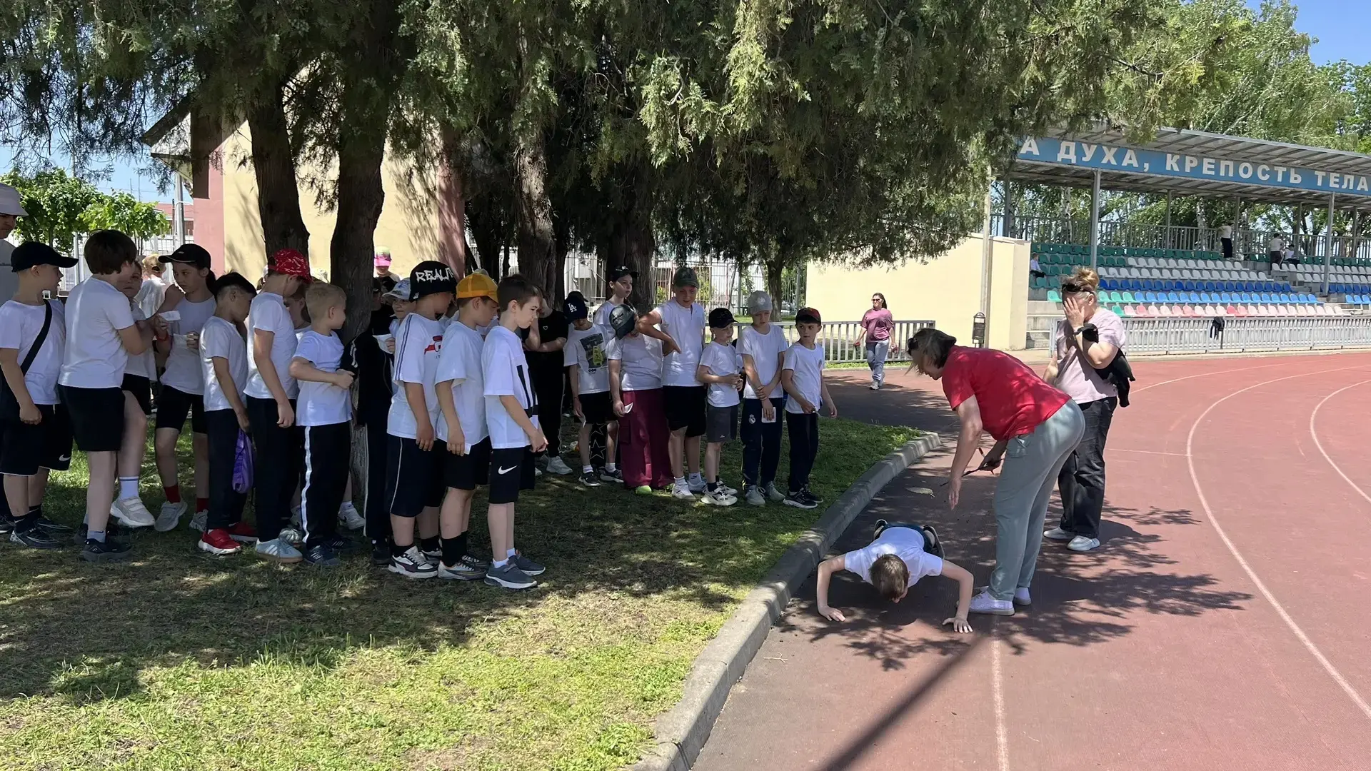 💪 БЫСТРЕЕ, ВЫШЕ, СИЛЬНЕЕ!  ✅На этой неделе учащиеся  МАОУ СОШ1 приняли активное участие в сдаче норм