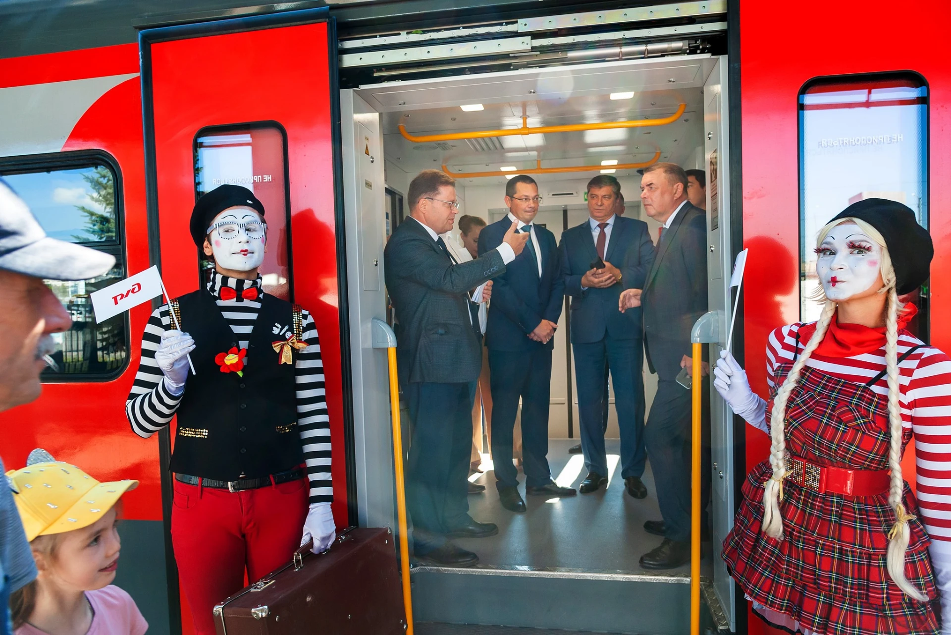 📸 Продолжаем фотопроект, посвящённый Дню компании 🚆.