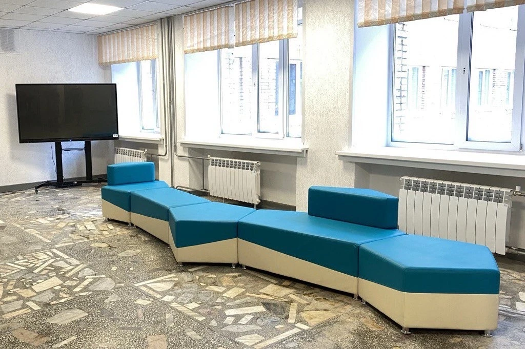 🏫 По народной программе в Стрежевом завершился капитальный ремонт школы №4  Более 800 учеников верну