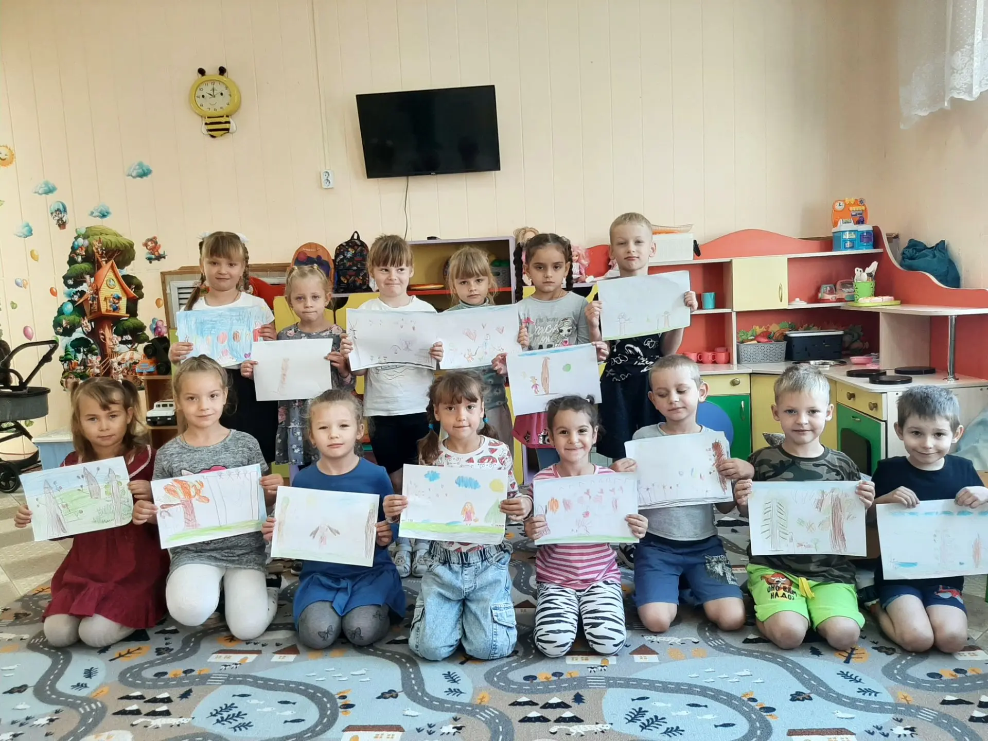 Золотая осень в группе «Курносики»: рисуем настроение!