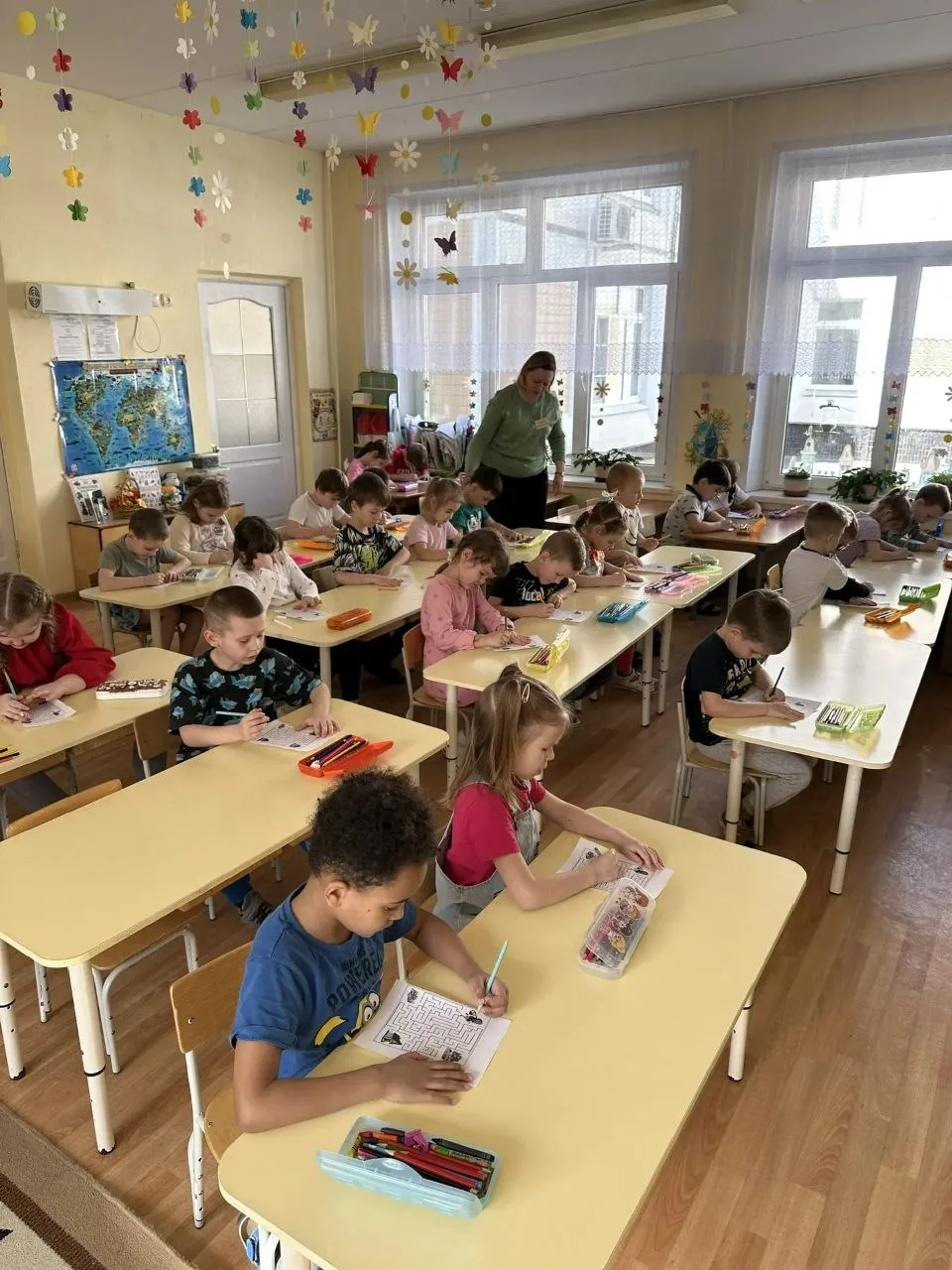 👩‍🏫 Учителя начальной школы — в гостях у дошколят!  Наши педагоги не забывают про своих будущих учен