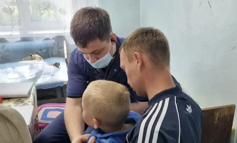 За пять месяцев мобильные медицинские бригады выполнили 365 выездов в отдаленные районы края — они о
