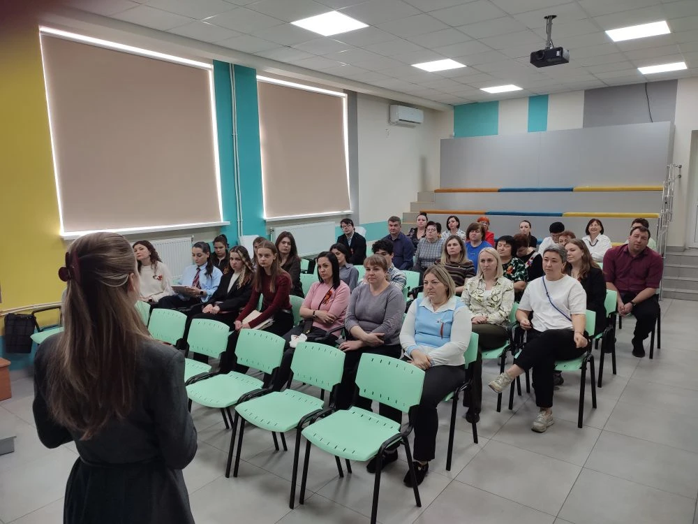 🔷Сегодня состоялась встреча преподавательского состава школы с сотрудником полиции ЦПЭ ГУ МВД России
