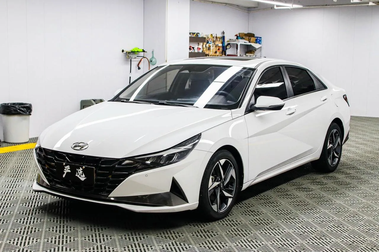 Hyundai Elantra 1.5 CVT 2022 2WD 115 л.c.