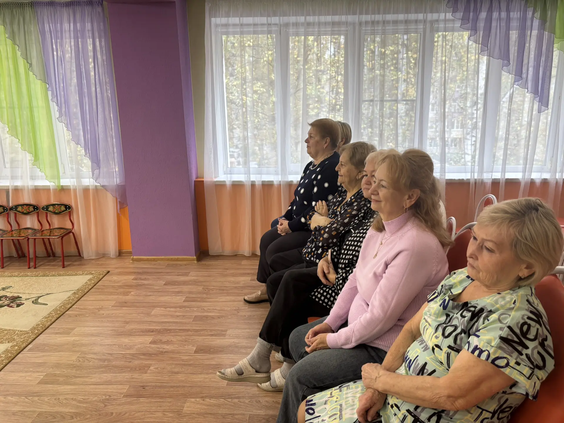 Сегодня «Золотой петушок» встречал ветеранов детского сада. Этот праздничный день всегд...