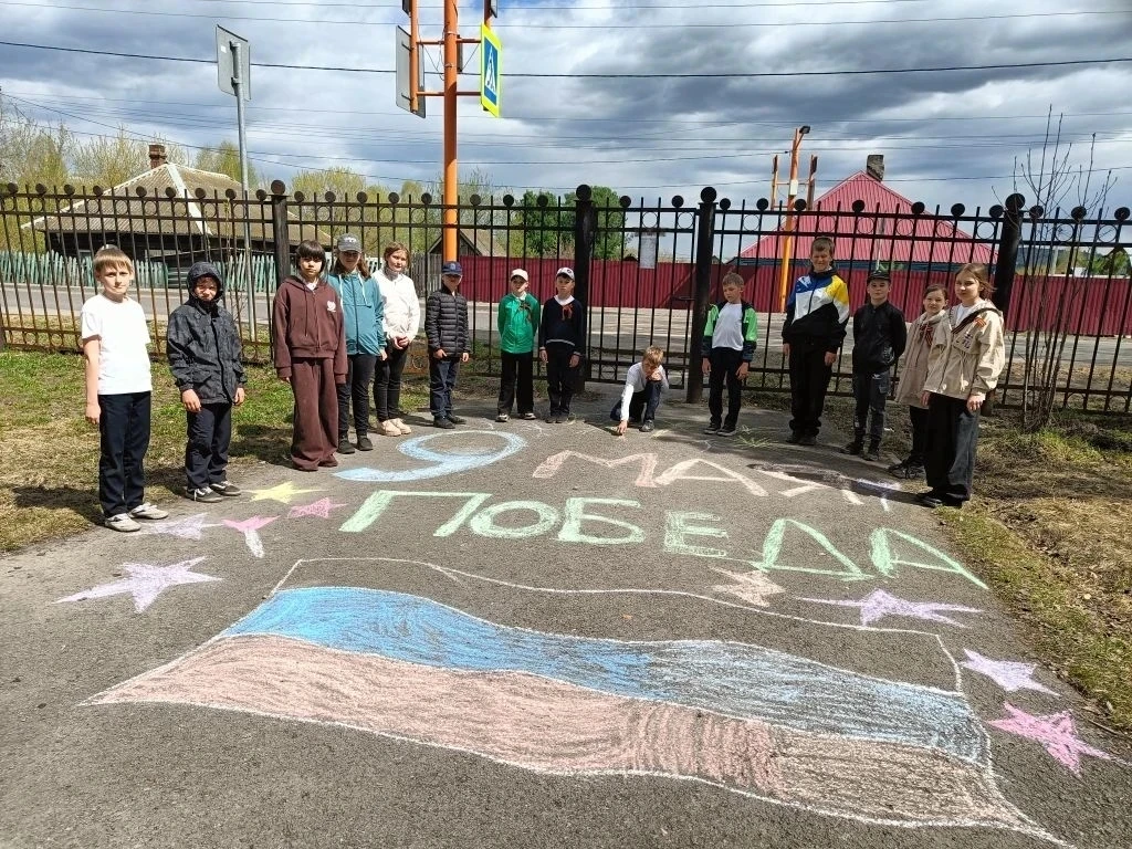 🎨 Творческие мастерские ко Дню Победы в школе №2!