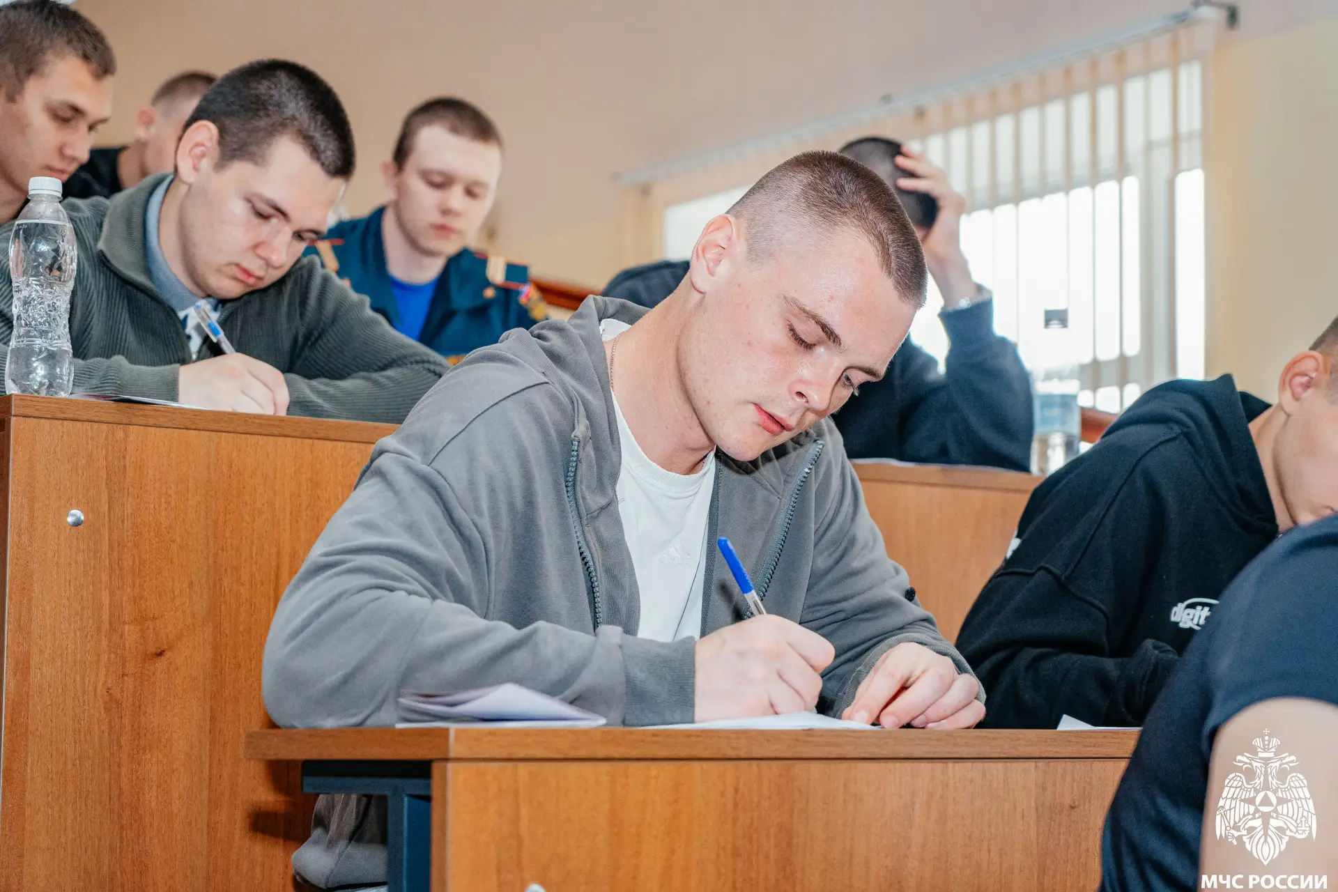 📚 Время показать знания

📍 Спортивные нормативы позади, и теперь кандидатам на зачисление в Иванов
