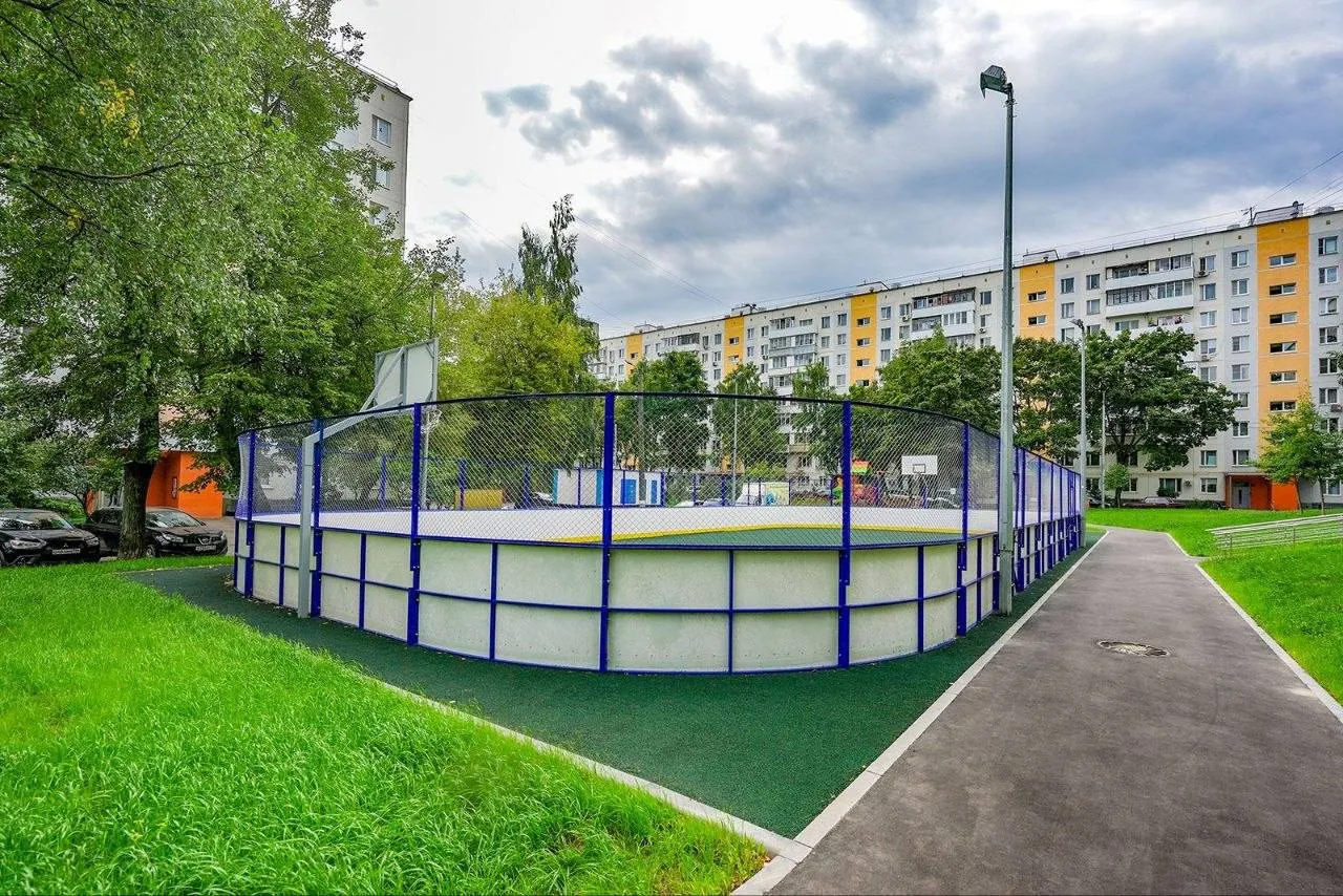 🏀 В Люблино на Ставропольской обновили спортивную площадку
