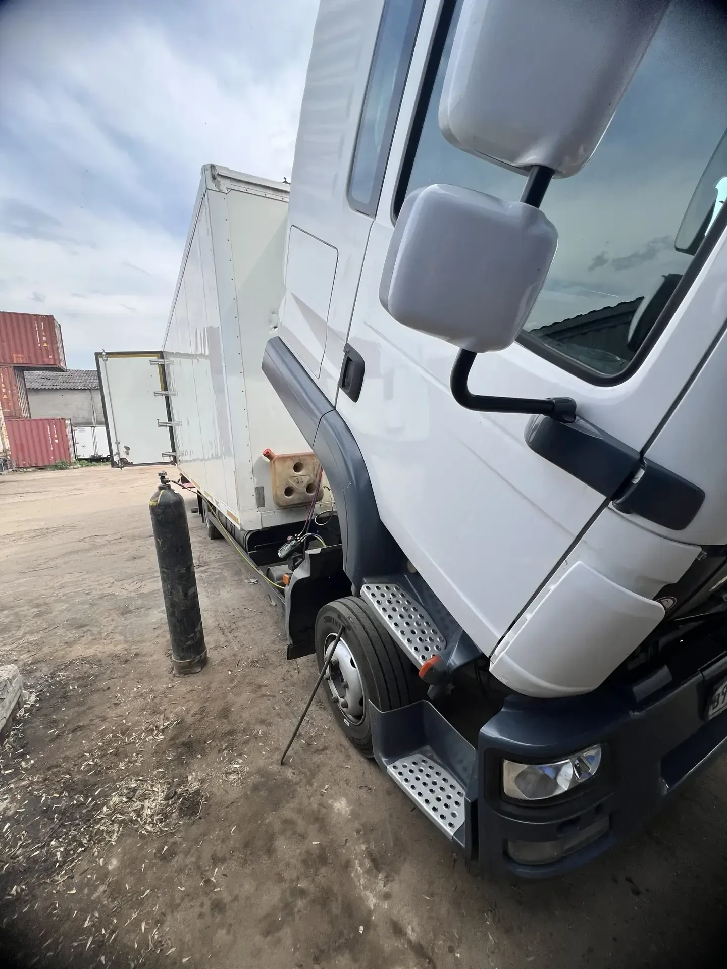 Приехал к нам автомобиль с жалобой, что рефрижератор стал крайне плохо набирать темпера...
