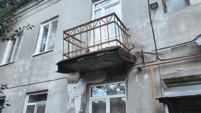 Балконы дома на улице Индустриальной в Дзержинске признали опасными