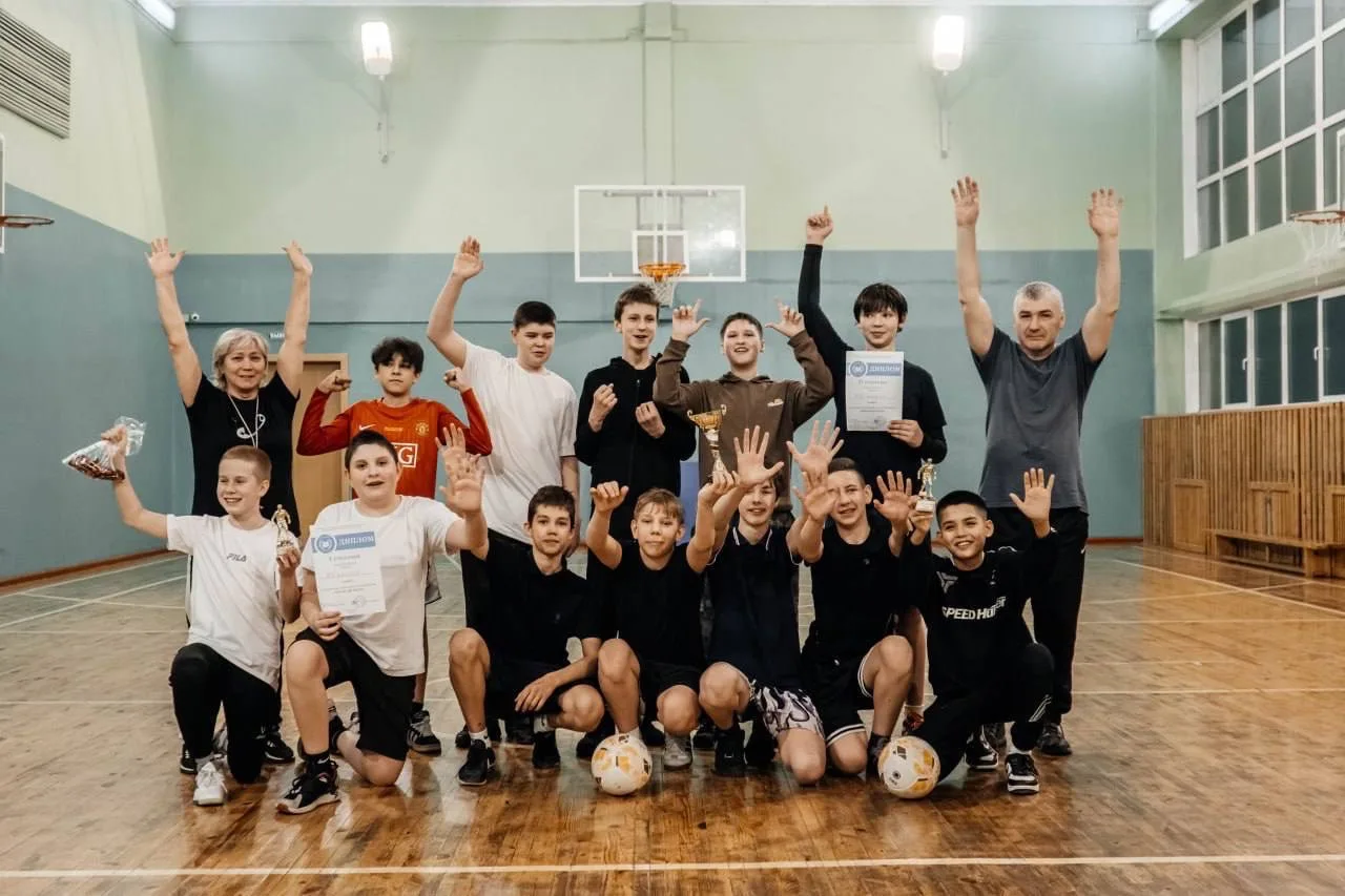 🏆 Сила, скорость, команда! Спортивные состязания школы в честь 23 Февраля! ⭐️   В канун Дня защитник