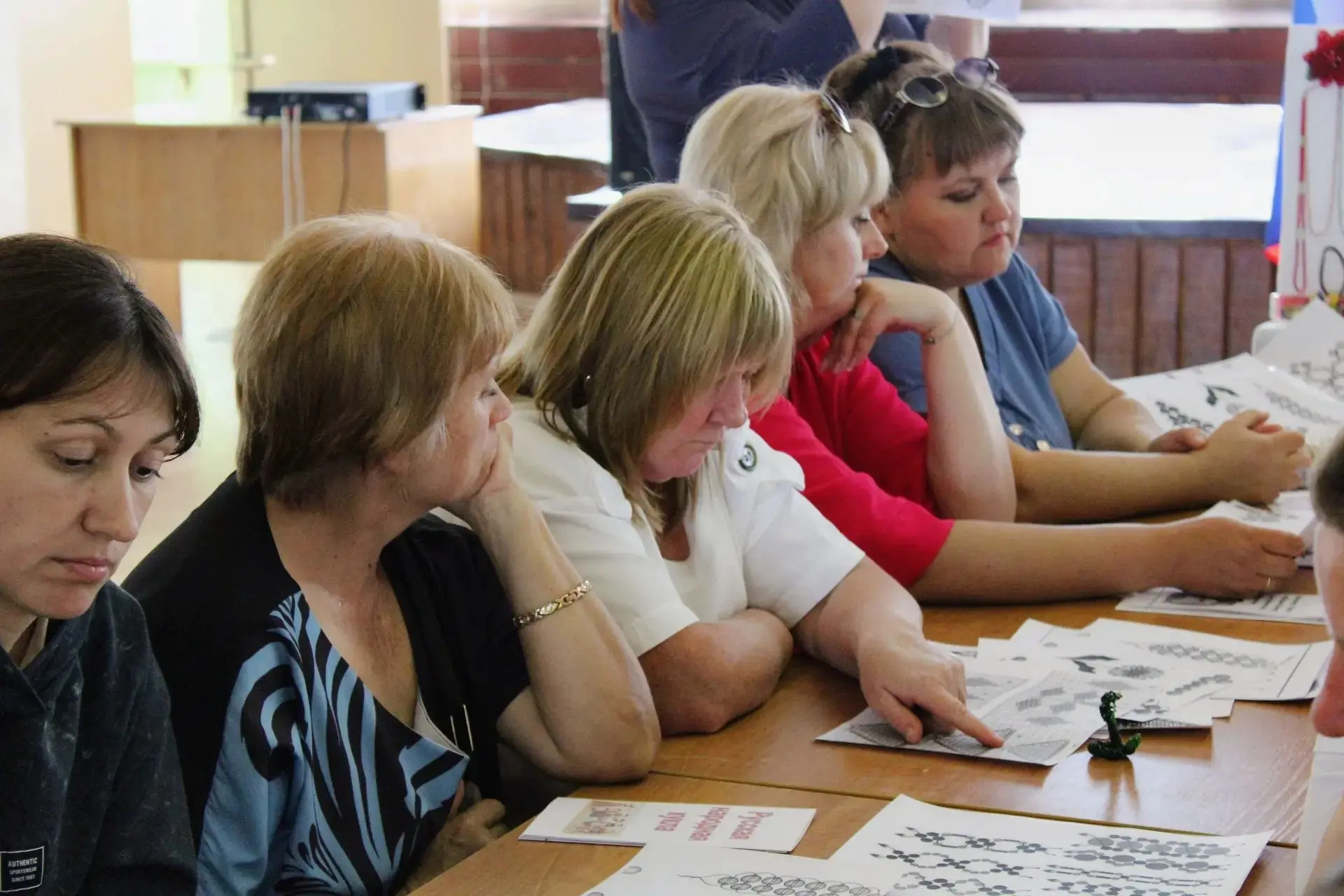 В рамках форума "Россия. Саратов. Культура" лысогорцам предложили тематические  мастер-...